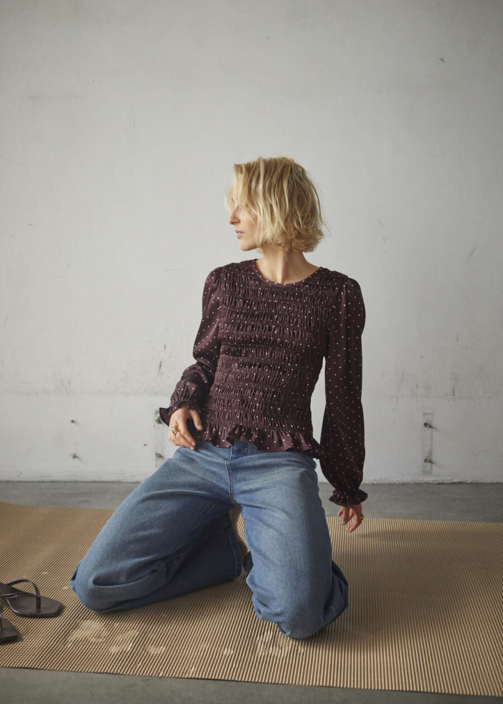 Sisters Point Nix blouse dot bordeaux