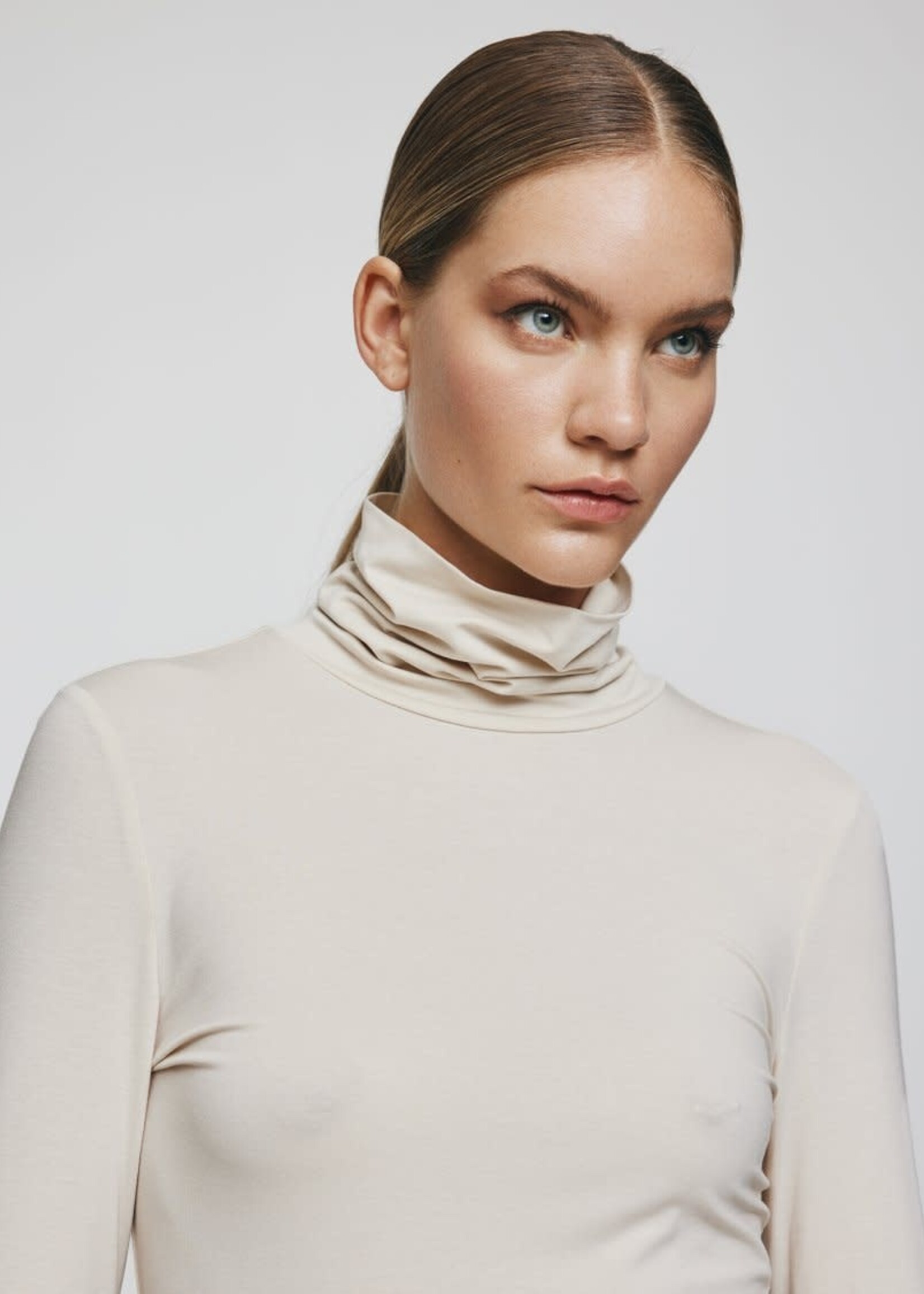 Moss Copenhagen Betrina R LS top oatmeal