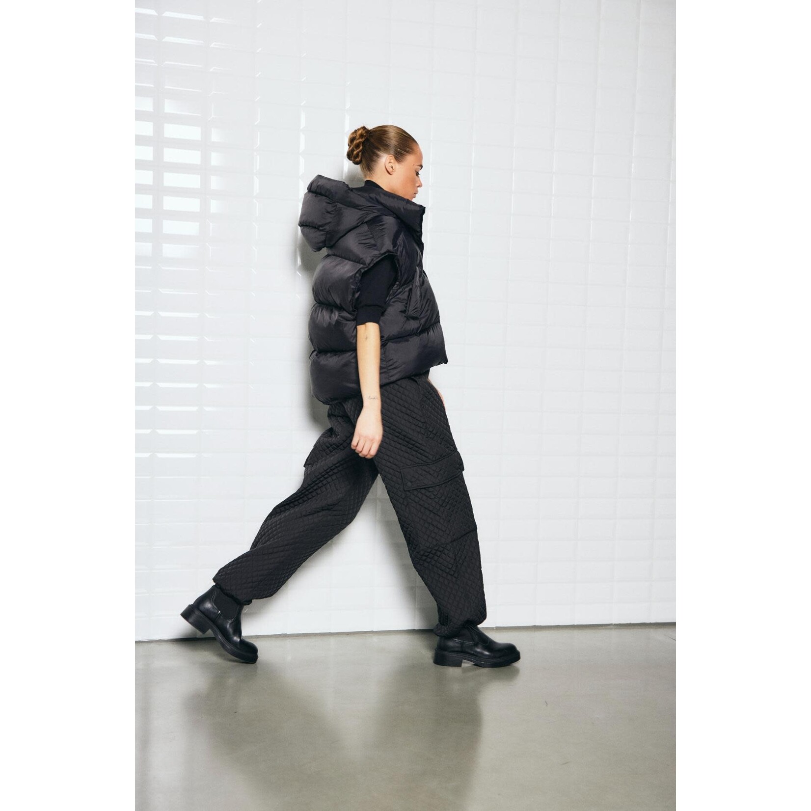 With Black With Black vanessa puffer gilet zwart