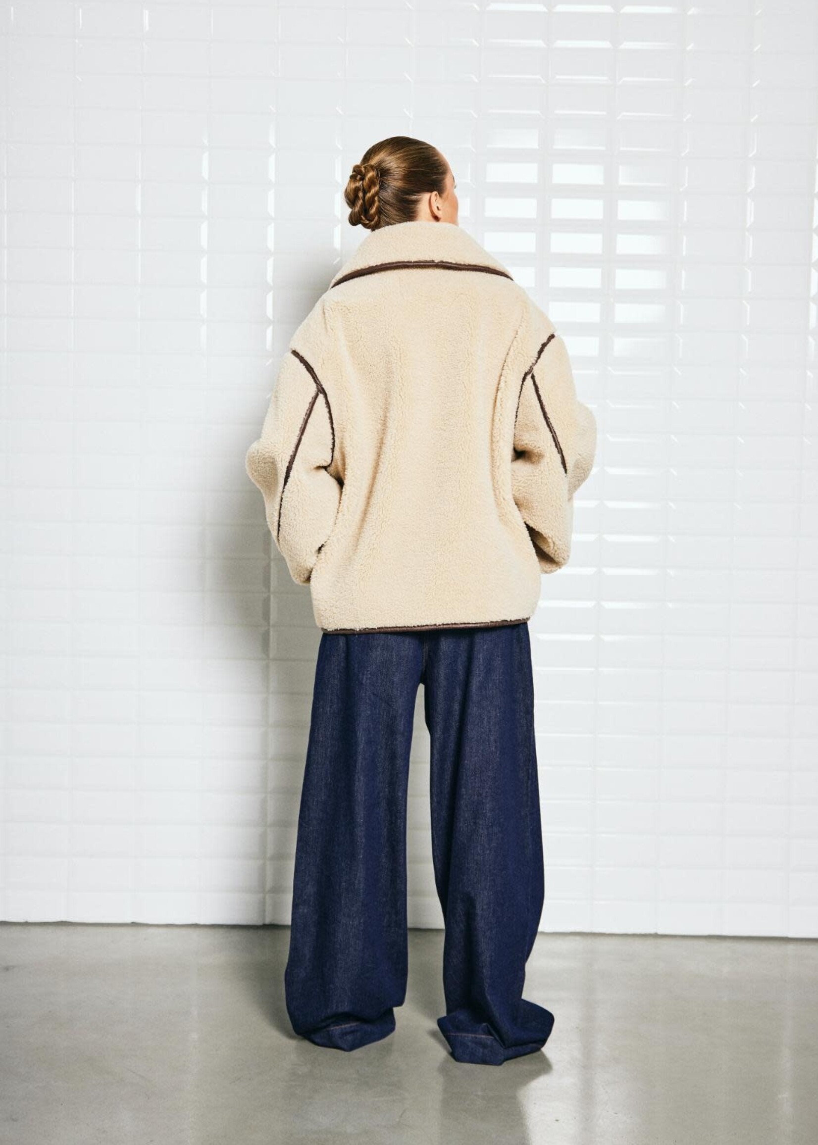 With Black With Black dajana teddy jas beige