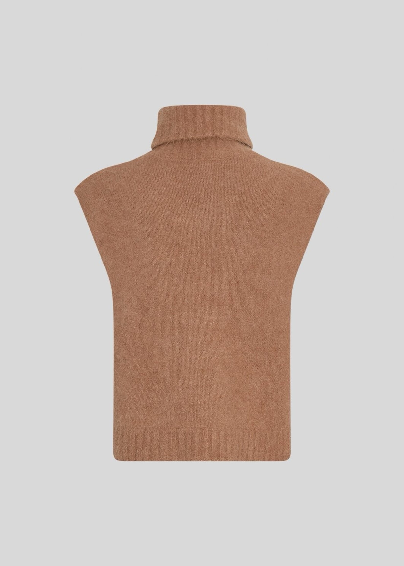 Moss Copenhagen Thira Salmia spencer caramel