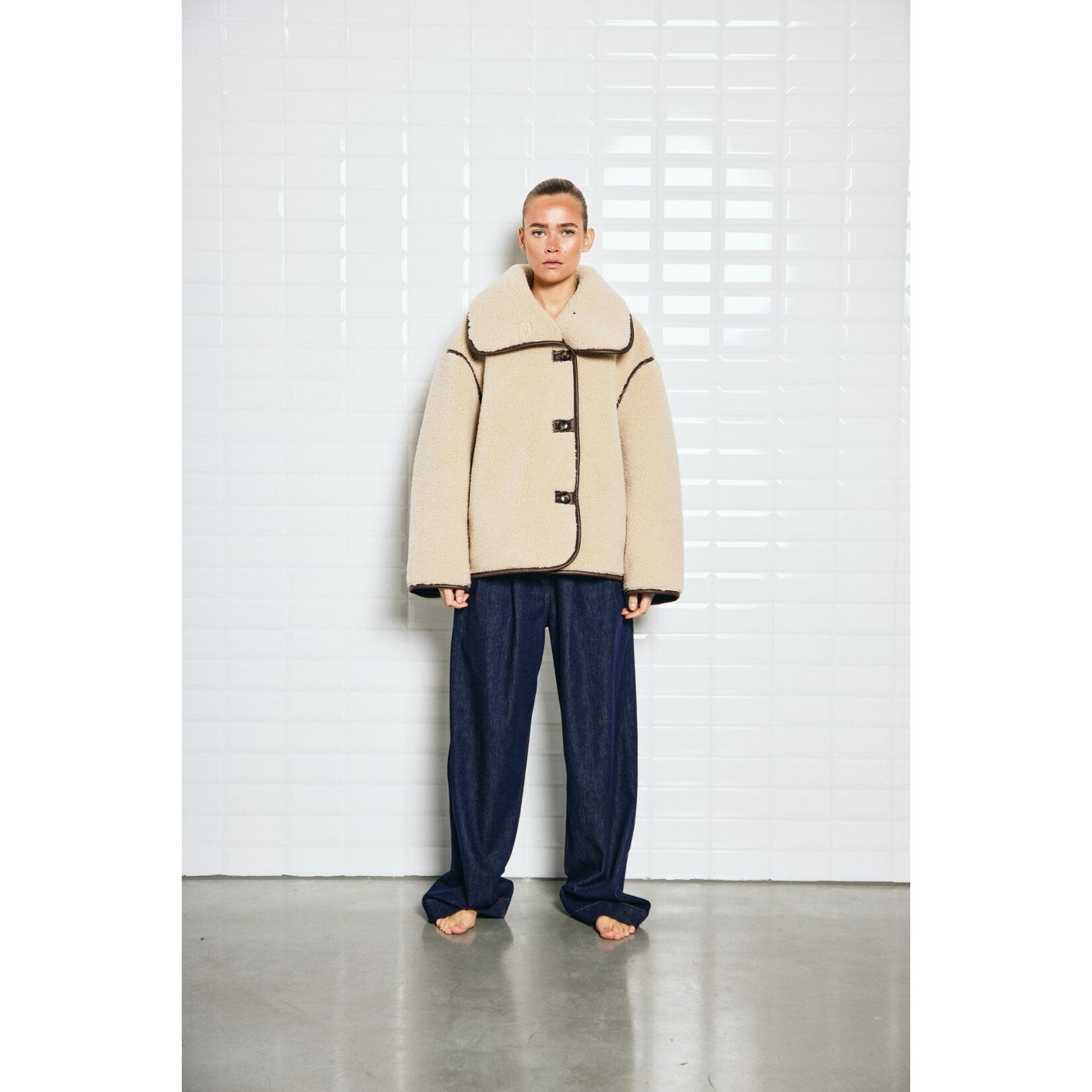 With Black With Black dajana teddy jas beige