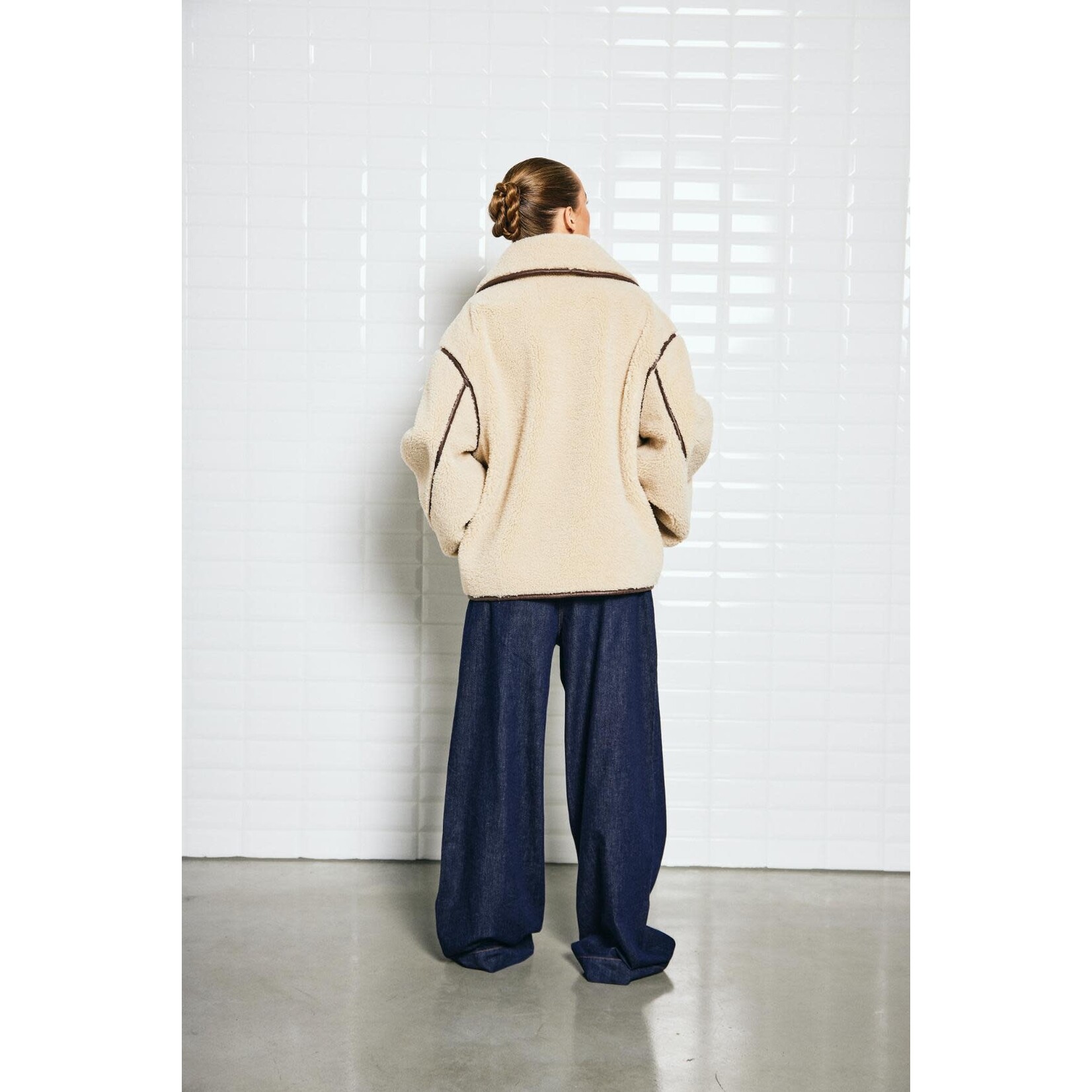 With Black With Black dajana teddy jas beige