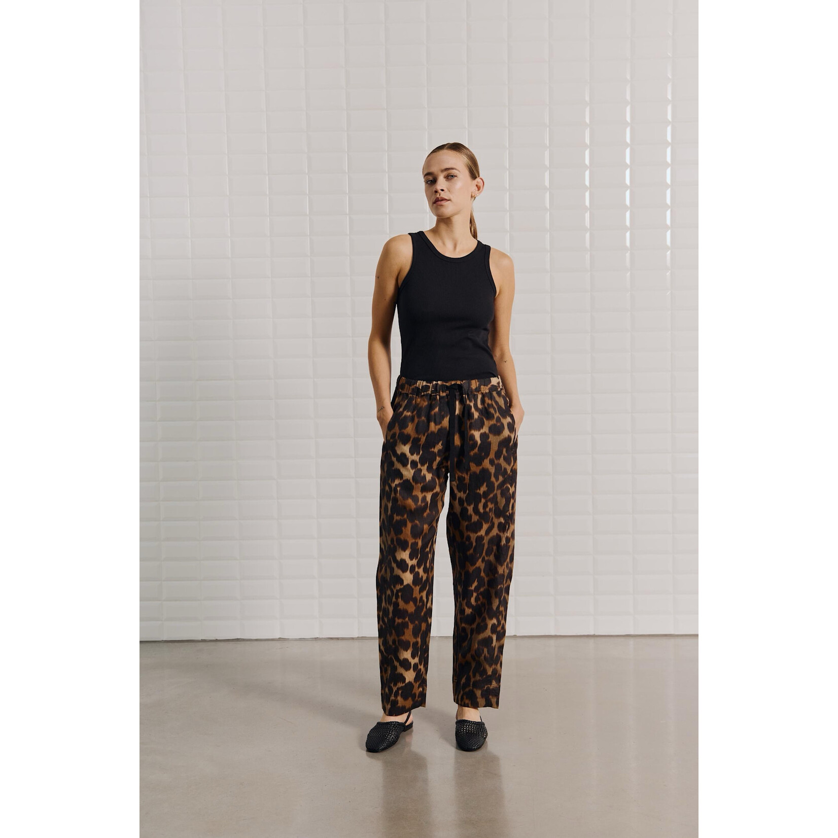 With Black Withblack Cleopatra leopard broek linnen