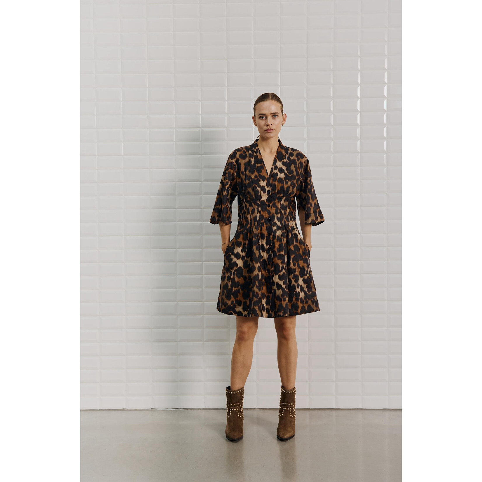 With Black Withblack Cleopatra jurk leopard linnen