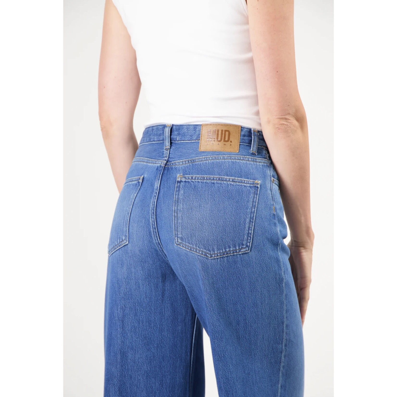MUD JEANS MUD Jeans Sara High Loose Flow