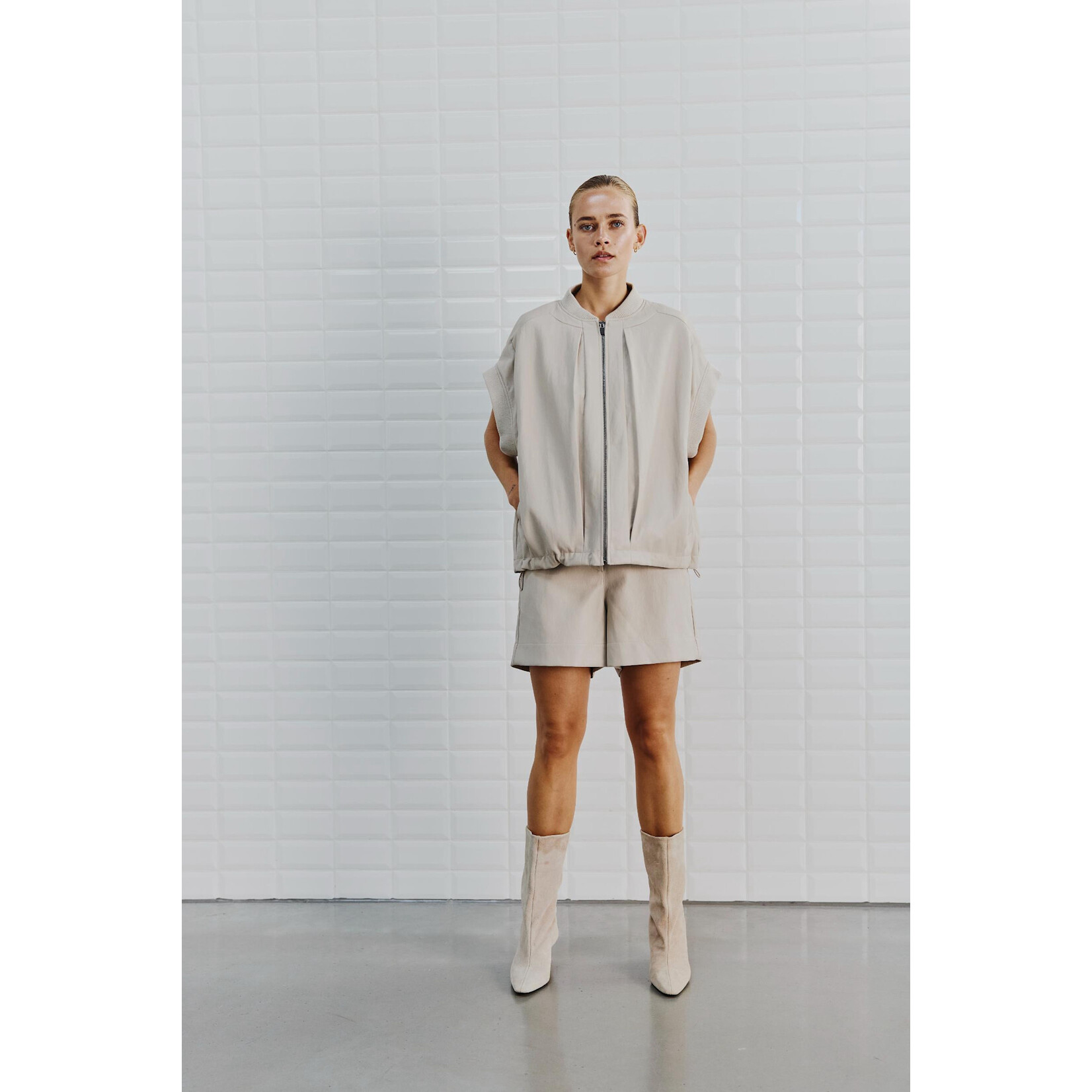 With Black Withblack Anni vegan bodywarmer zilver