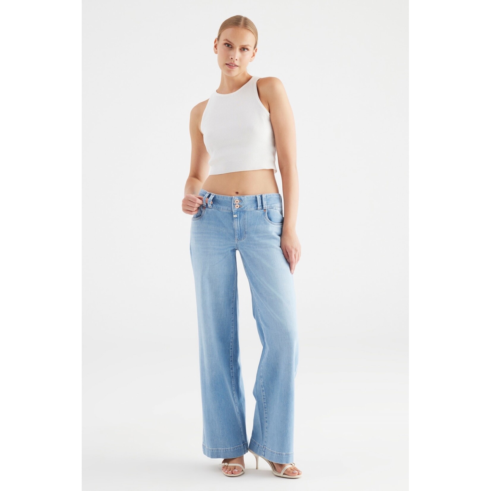C.O.J. COJ jeans Carlotta wijd licht blauw