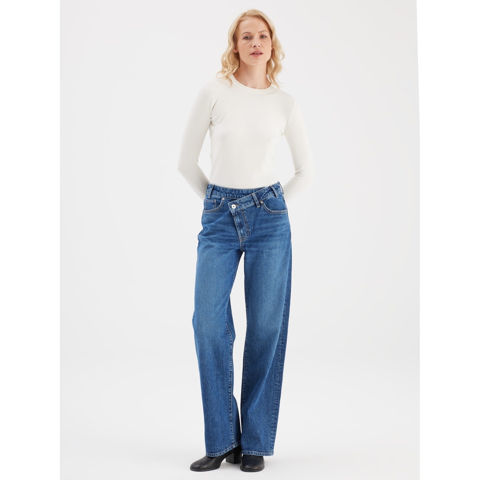 C.O.J. COJ Cora straight mid waist jeans blue