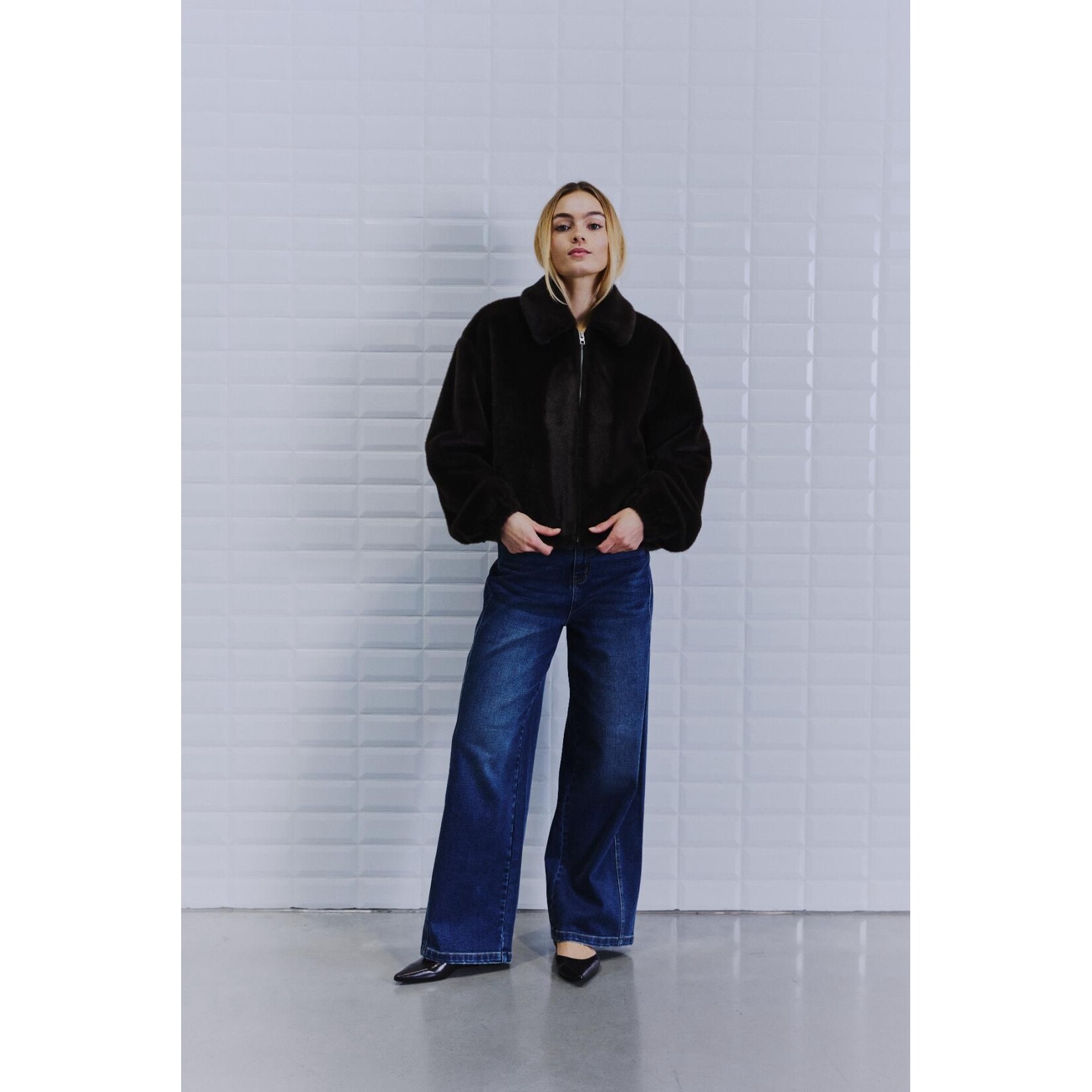 With Black Withblack Nohr faux fur korte jas bruin