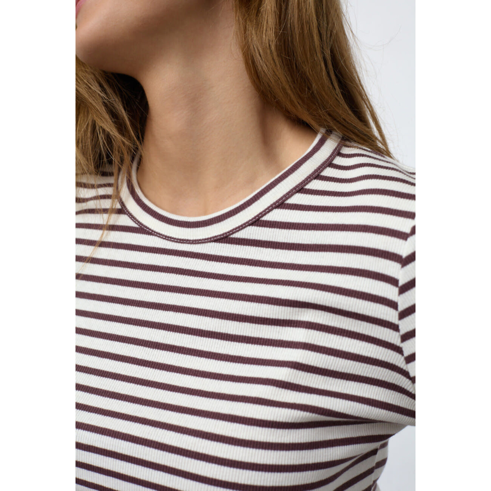 Sisters Point Eike LS stripe berry