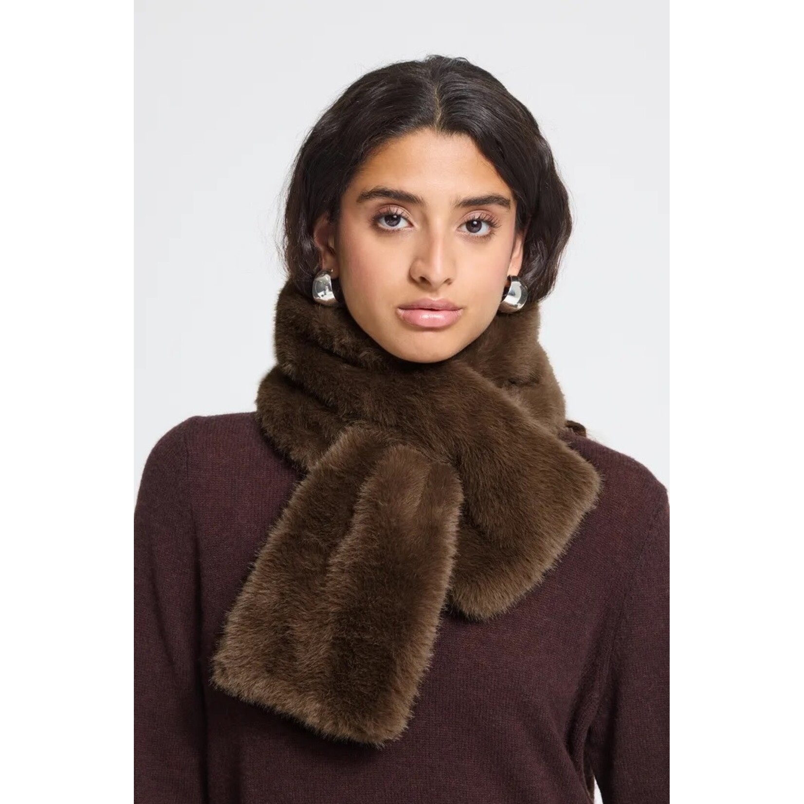 ICHI Iaebna sjaal faux fur bruin