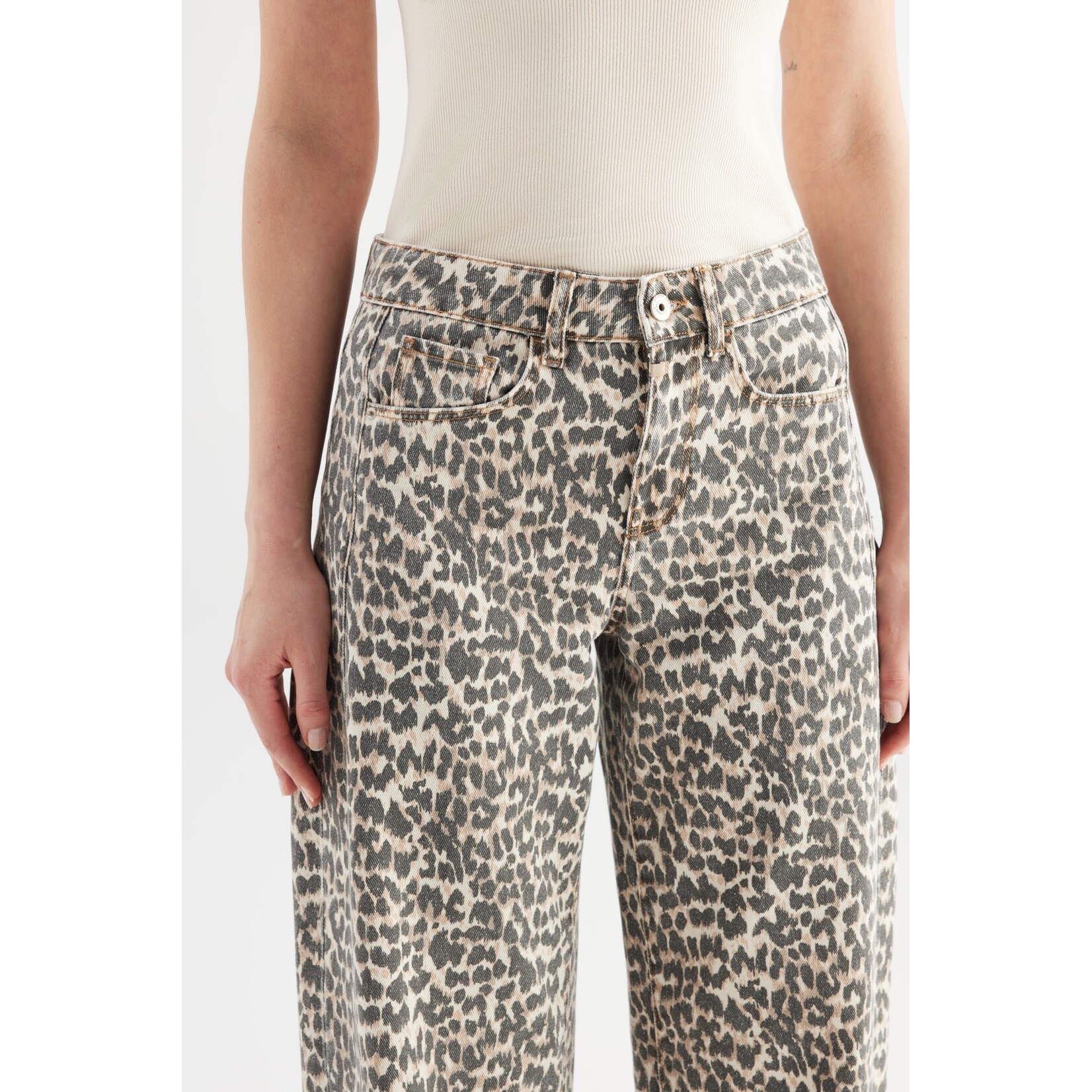 C.O.J. Clara Ballon jeans mid waist leopard