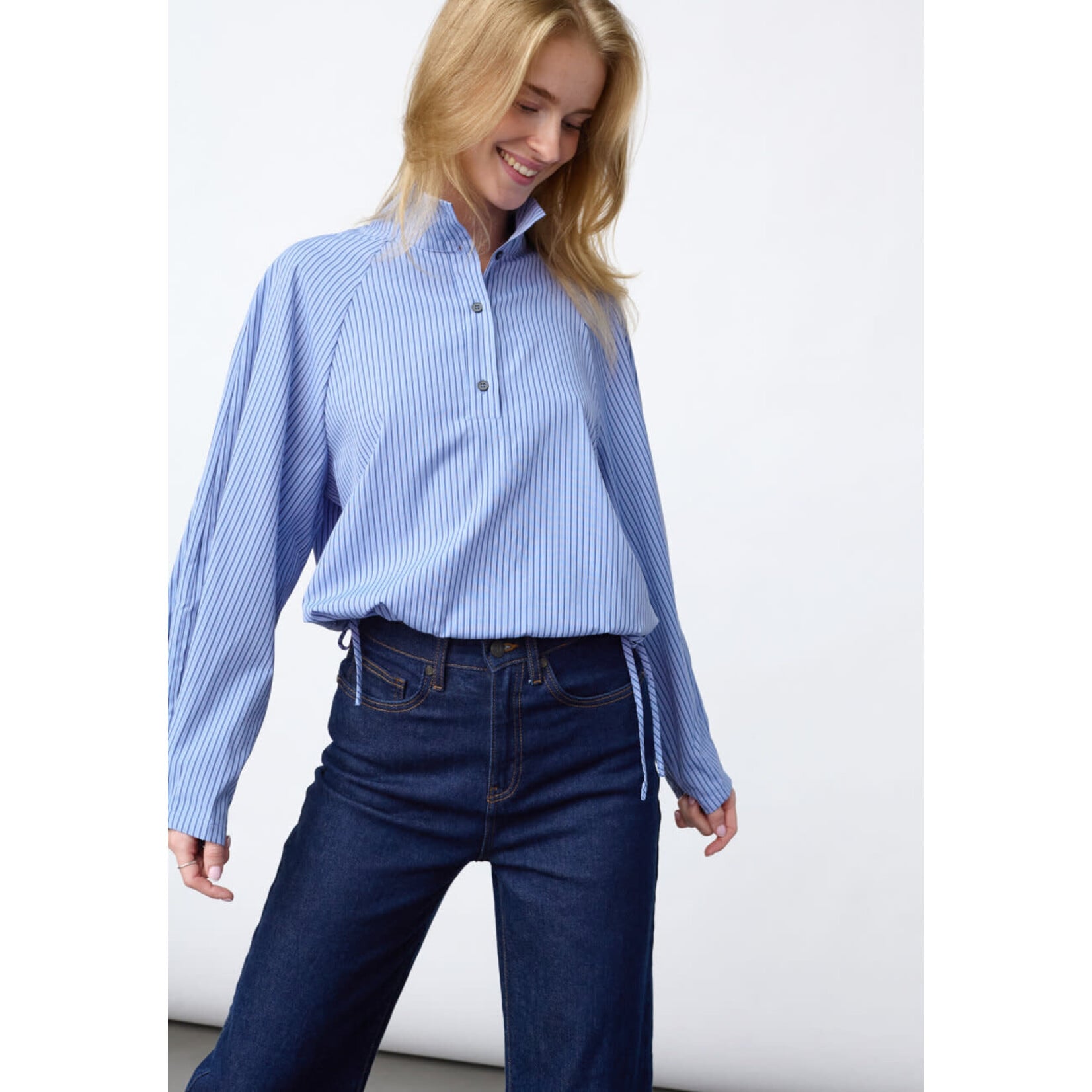Sisters Point Blouse Edwin streep blauw