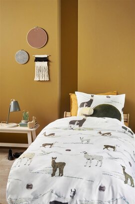 Beddinghouse x Hanneke de Jager Lama Mountain  Natural 140 x 200/220 cm