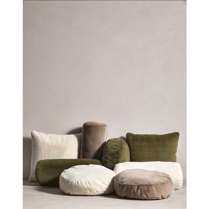 Essenza Mads Furry cushion Vanilla 45 cm round Essenza Mads Furry cushion Vanilla 45 cm round