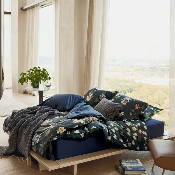 Vandyck Paradiso Dekbedovertrek 1-persoons (140x200/220) blue ink Vandyck Paradiso Dekbedovertrek 1-persoons (140x200/220) blue ink