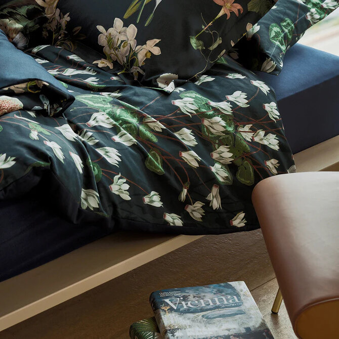 Vandyck Paradiso Dekbedovertrek 1-persoons (140x200/220) blue ink Vandyck Paradiso Dekbedovertrek 1-persoons (140x200/220) blue ink