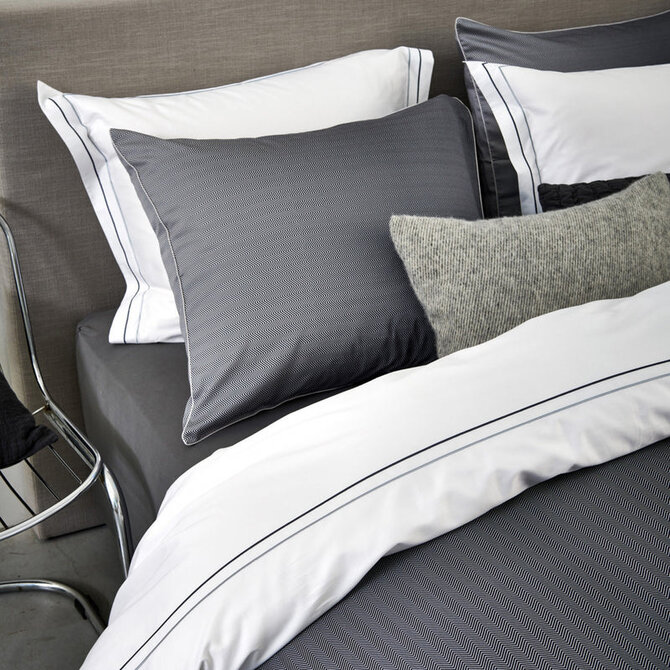 Vandyck Purity Napels Kussensloop (60x70) off black Vandyck Purity Napels Kussensloop (60x70) off black