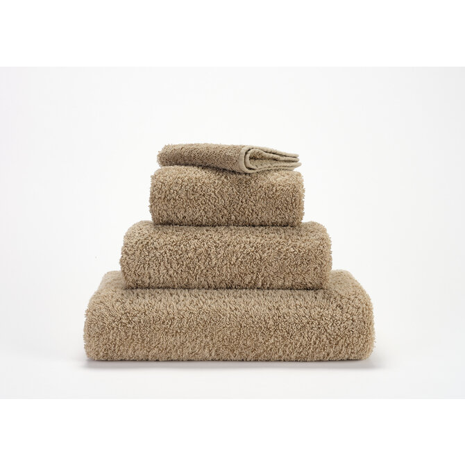 Abyss & Habidecor Super Pile Handdoek 60x110 711 taupe Abyss & Habidecor Super Pile Handdoek 60x110 711 taupe