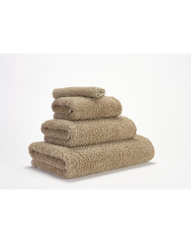 Abyss & Habidecor Super Pile Handdoek 60x110 711 taupe