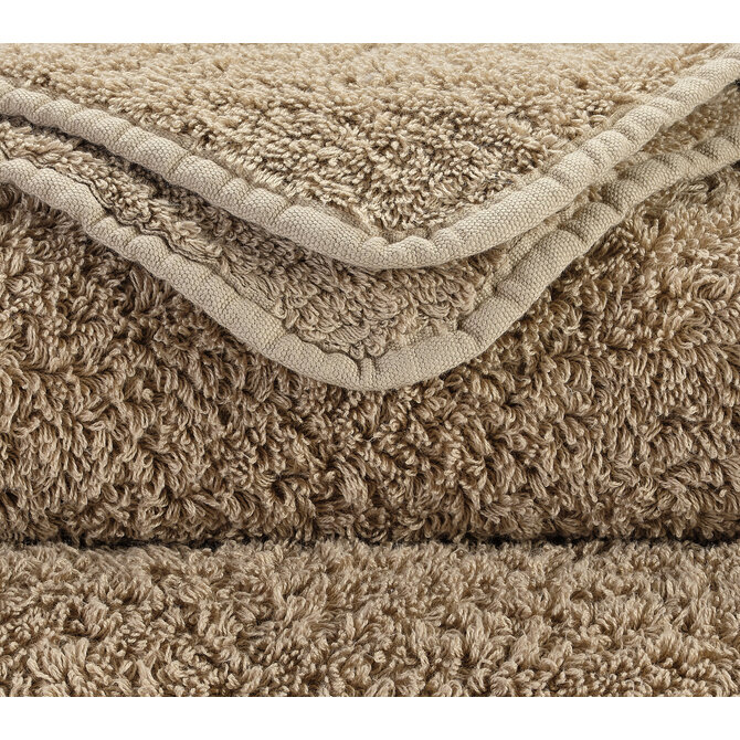 Abyss & Habidecor Super Pile Handdoek 60x110 711 taupe Abyss & Habidecor Super Pile Handdoek 60x110 711 taupe