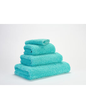 Abyss & Habidecor Super Pile Handdoek 60x110 370 turquoise