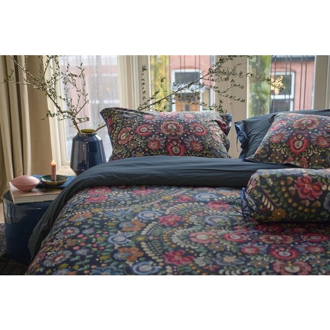 Pip Studio Il Ricamo Dekbedovertrek  Donkerblauw 140x200/220 cm Pip Studio Il Ricamo Dekbedovertrek  Donkerblauw 140x200/220 cm