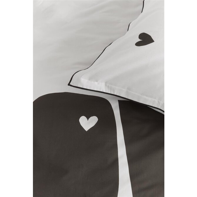 VTwonen dekbedovertrek Bold Love  Naturel 140x200/220 cm VTwonen dekbedovertrek Bold Love  Naturel 140x200/220 cm