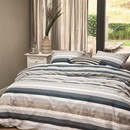 Rivièra Maison Riviera Maison Dekbedovertrek Sturdy Stripe  Marineblauw 200x200/220 cm