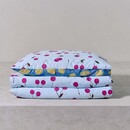 Essenza Covers & Co Zesty cherry Kussensloop Ice blue 60x70