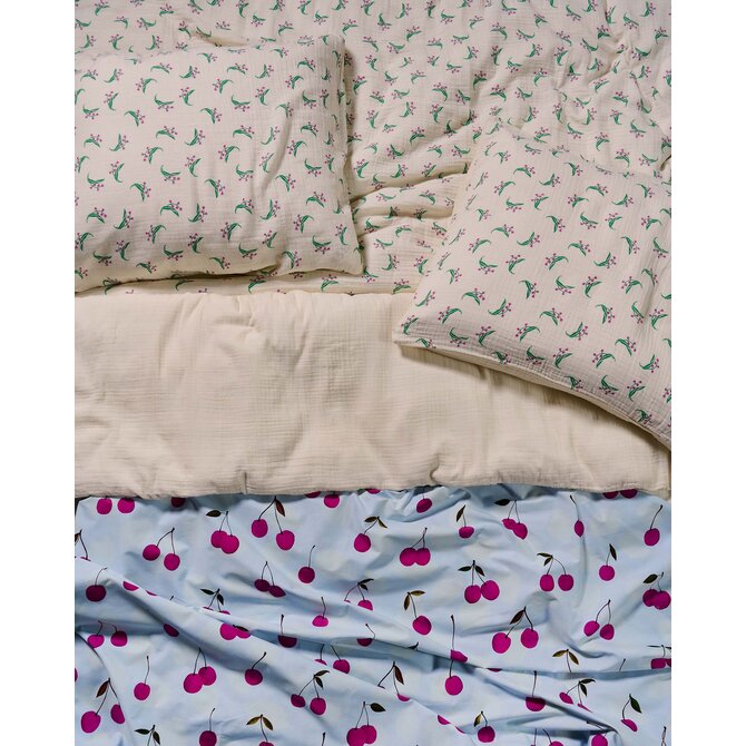 Covers & Co Zesty cherry Dekbedovertrek Ice blue 200x200/220