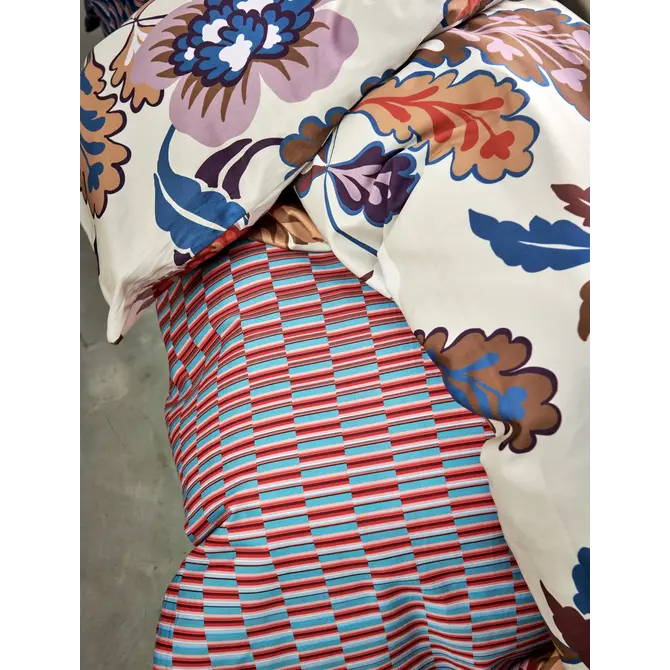 Vandyck Dekbedovertrek Graphic multi Lits-jumeaux (240x200/220 ) Vandyck Dekbedovertrek Graphic multi Lits-jumeaux (240x200/220 )