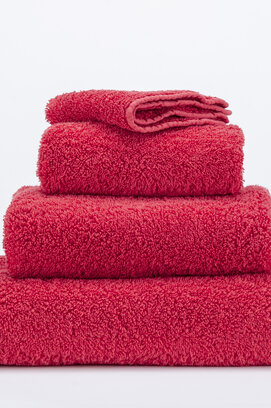 Abyss & Habidecor Super Pile Gezichtsdoekje 30x30 579 viva magenta