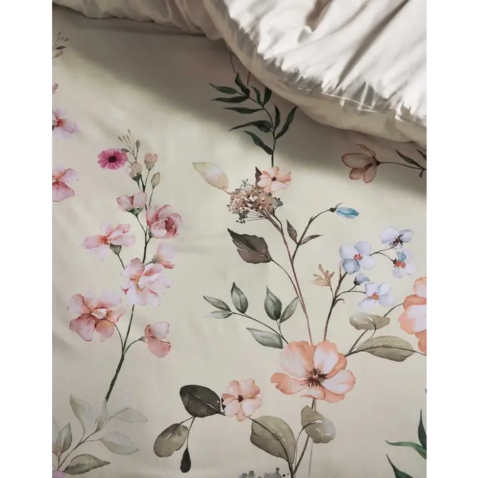 Essenza Romee Dekbedovertrek Vanilla 240x200/220 Essenza Romee Dekbedovertrek Vanilla 240x200/220