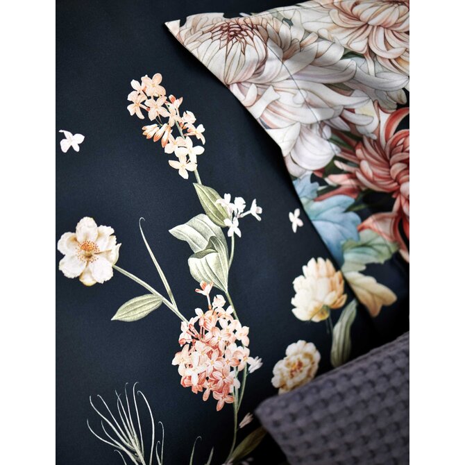 Vandyck Floral Bliss 1-persoons (140x200/220) blue ink Vandyck Floral Bliss 1-persoons (140x200/220) blue ink