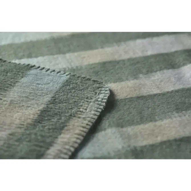 David Fussenegger SAVONA plaid  colour gradient  Maat 150x200 green David Fussenegger SAVONA plaid  colour gradient  Maat 150x200 green