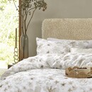 Rivièra Maison Riviera Maison Dekbedovertrek Flowing Flowers - Zand 240x200/220 cm