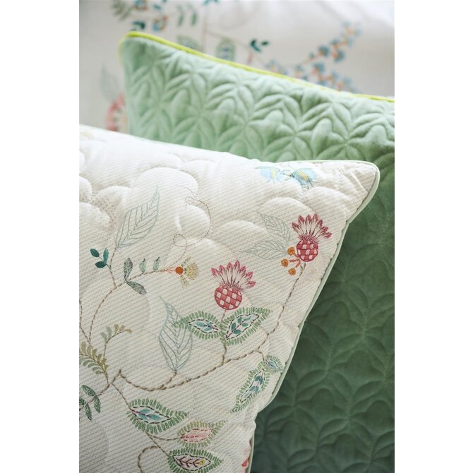 Pip Studio Kili Flower Quilted Cushion - Wit 45x70 cm Pip Studio Kili Flower Quilted Cushion - Wit 45x70 cm