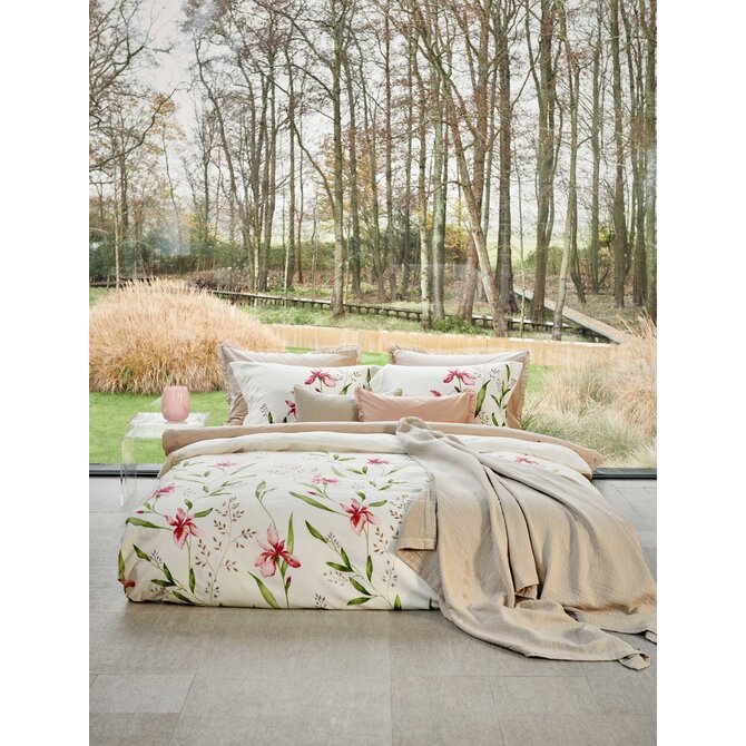 Vandyck Dekbedovertrek SERENE FLOWER offwhite        1-persoons (140x200/220 ) Vandyck Dekbedovertrek SERENE FLOWER offwhite        1-persoons (140x200/220 )