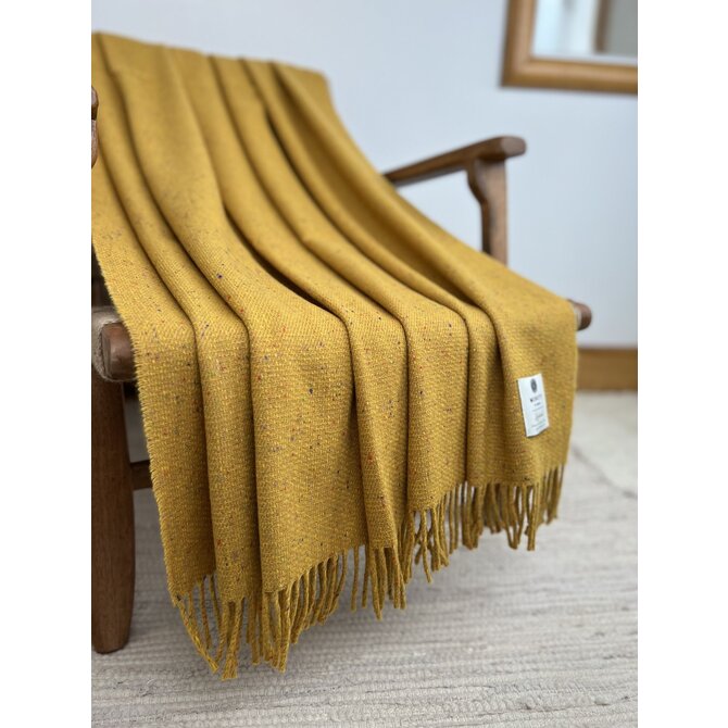 McNutt of Donegal  plaid Lambswool Tweed 230x145 Inishbofin