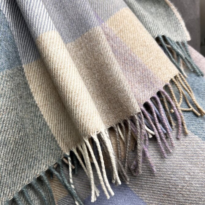 McNutt of Donegal plaid lambswool 140x200 Coastal check McNutt of Donegal plaid lambswool 140x200 Coastal check