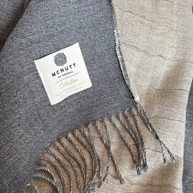 McNutt of Donegal plaid linen/lambswool reversible 140x200 Feather grey McNutt of Donegal plaid linen/lambswool reversible 140x200 Feather grey