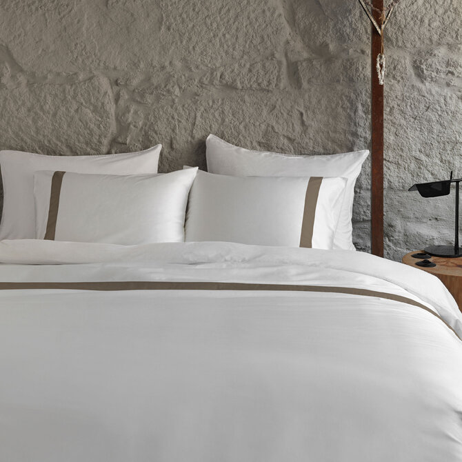 Dommelin Dekbedovertrek Listra Satijn 300tc Wit-Nootmuskaat 240x200/220