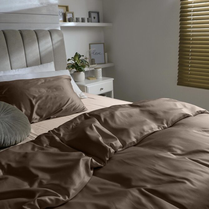 Dommelin Laken Uni Satijn 300TC 557 Bruin 200x270 cm
