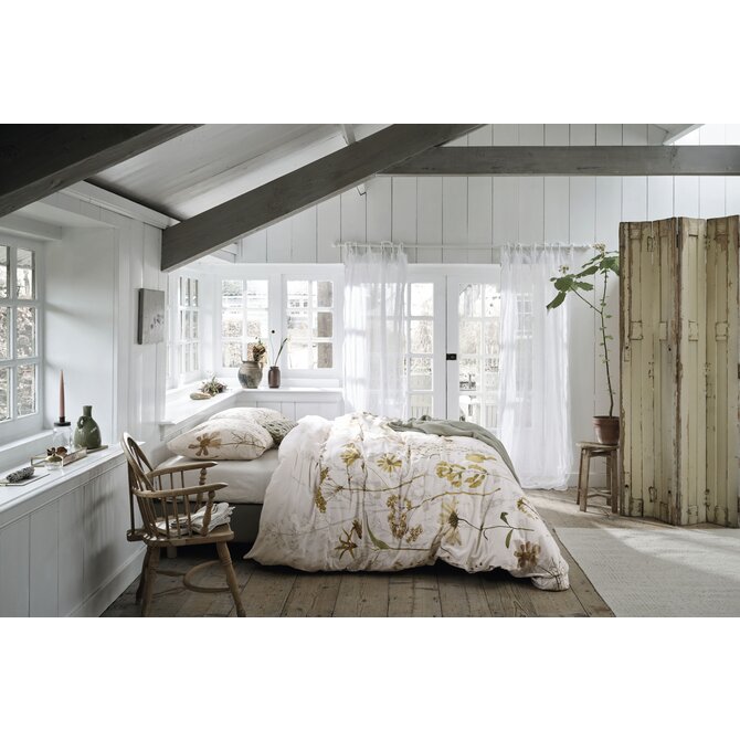 Ariadne at Home Blow Dekbedovertrek Gebroken wit 240x200/220 cm Ariadne at Home Blow Dekbedovertrek Gebroken wit 240x200/220 cm