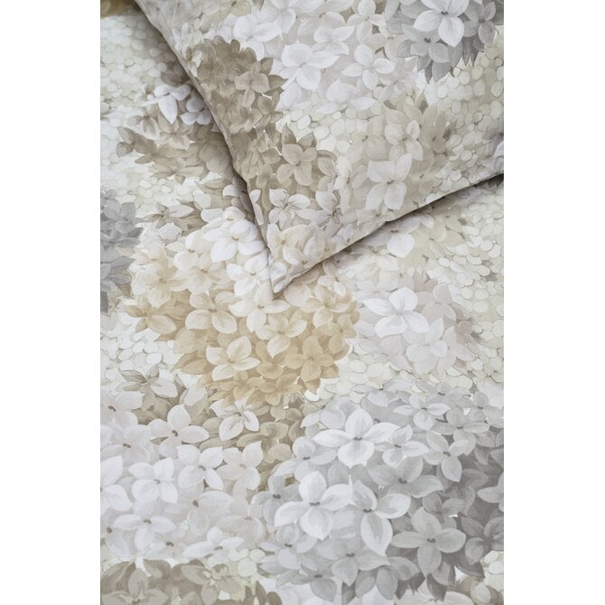 Ariadne at Home All Petals Dekbedovertrek Naturel 260x200/220 cm Ariadne at Home All Petals Dekbedovertrek Naturel 260x200/220 cm