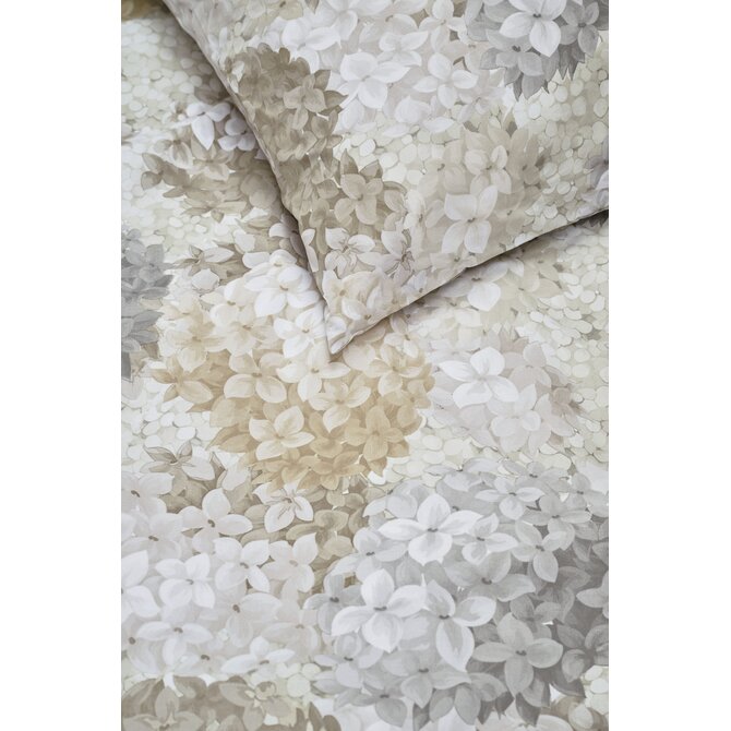 Ariadne at Home All Petals Dekbedovertrek Naturel 240x200/220 cm Ariadne at Home All Petals Dekbedovertrek Naturel 240x200/220 cm