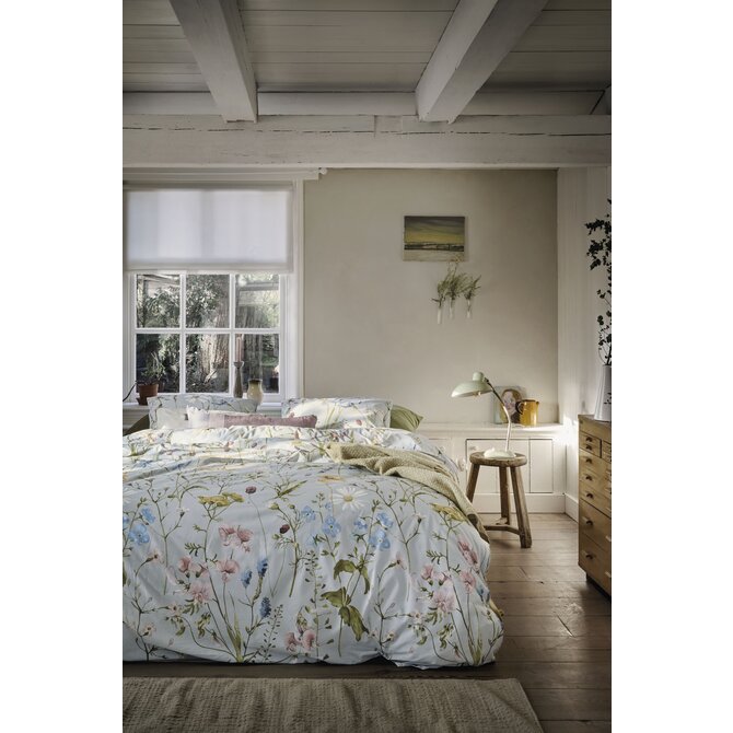 Ariadne at Home Bloom Dekbedovertrek Blauw 240x200/220 cm Ariadne at Home Bloom Dekbedovertrek Blauw 240x200/220 cm