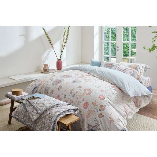 Pip Studio Kairi Bloom Quilt Licht blauw 270x260 cm